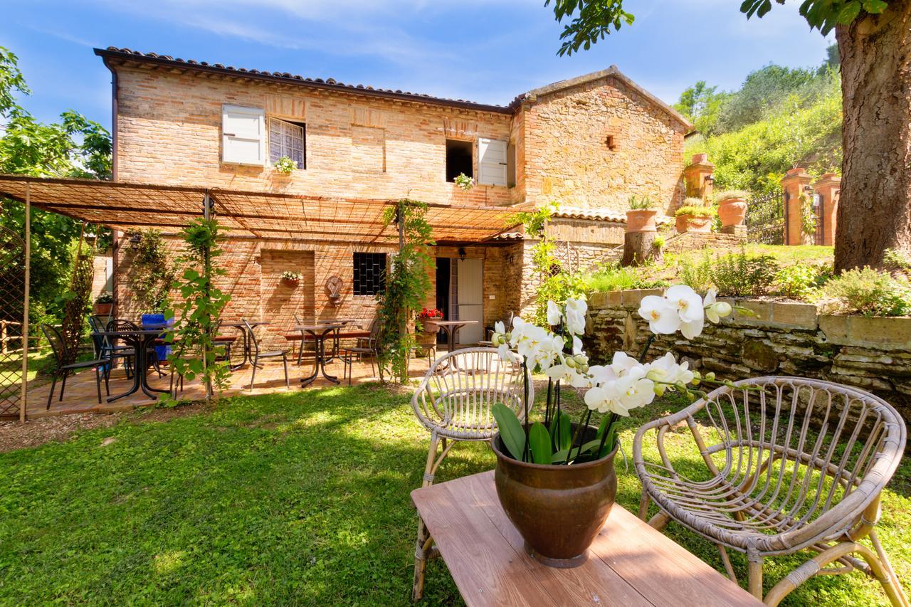 B&B La Residenza Del Poeta Montesicuro 外观 照片