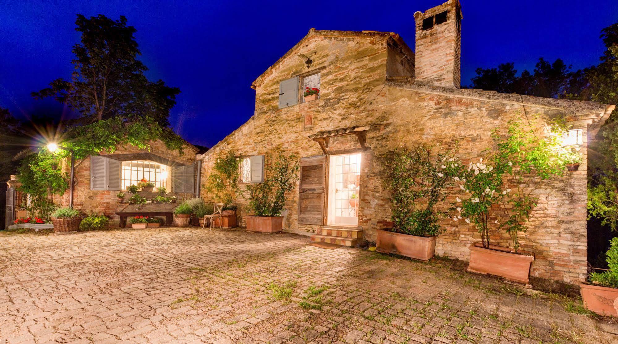 B&B La Residenza Del Poeta Montesicuro 外观 照片