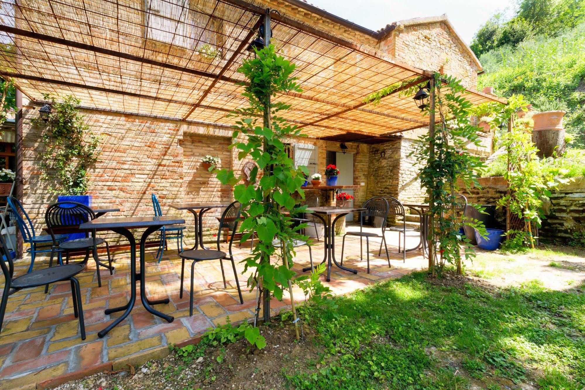 B&B La Residenza Del Poeta Montesicuro 外观 照片
